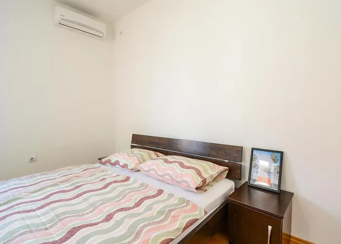 Apartman Leo *